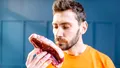 BANCUL ZILEI. Bulă: Ospătar, ăsta e cotlet de miel sau de porc?