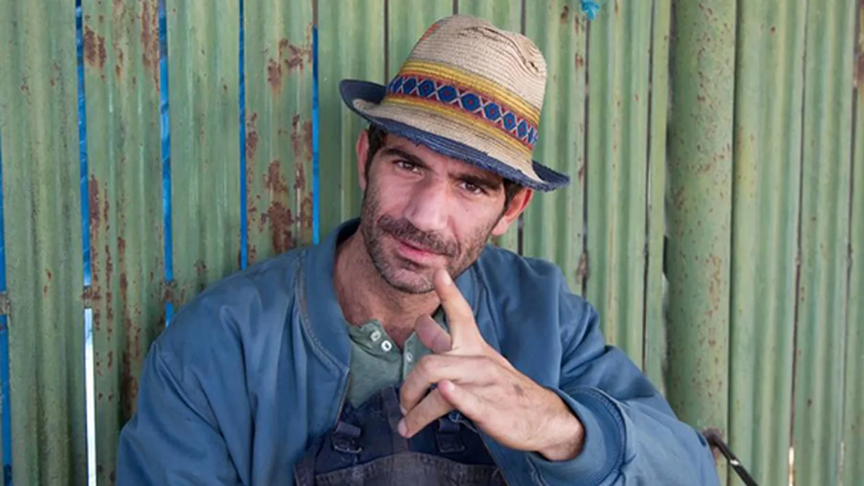 VIDEO / Firicel, din Las Fierbinţi, a făcut scandal în faţa poliţiştilor şi a postat filmarea: ”Nu vă e ruşine? E incredibil…”