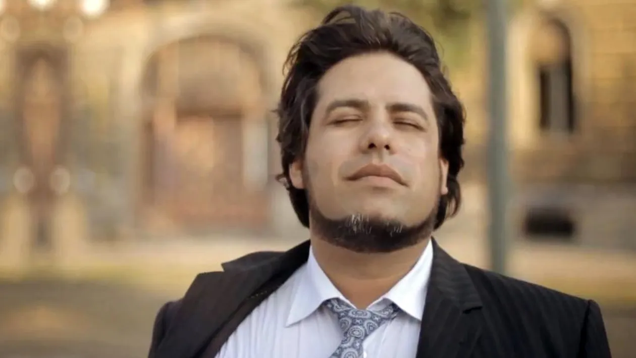 Il mai tineti minte pe Costel Busuioc? Pavarotti de Banat invata din greu pentru Bac!