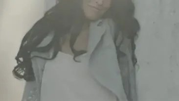 Moga si Stefan Banica jr. se intreaba  Ce e dragostea?! Uite ce bruneta superba incearca sa le raspunda