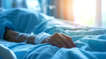 O tânără mămică a crezut că are o banală viroză, dar medicii i-au dat un verdict crunt. Semnul de pe trup arată că mai are puțin de trăit