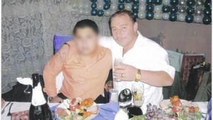 Au tăiat porcul în curtea vilei unde are loc priveghiul fratelui lui Nicolae Guţă