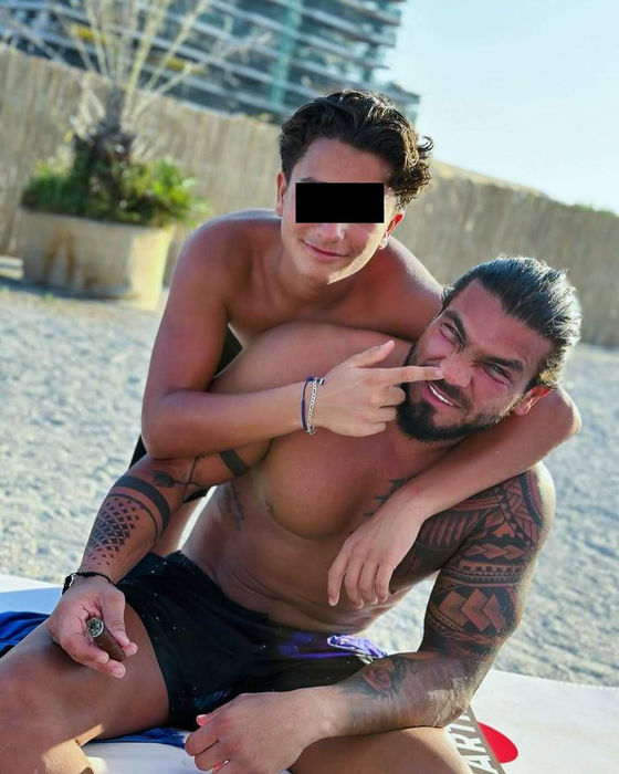 Imagini RARE cu fiul de 17 ani al lui Joseph Adam de la Asia Express. Soțul Andei Adam a mai fost căsătorit cu o româncă