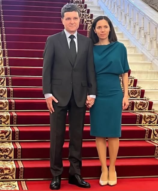 Nicușor Dan și-a dus fiica la școală pe jos! Președintele României a făcut un singur popas