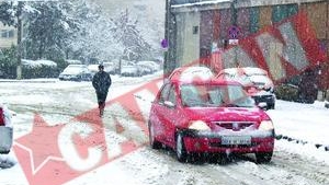 Ploile si ninsorile neasteptate au dat peste cap Romania