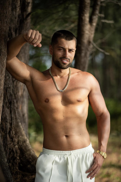 Cum arăta Teo Cosmin de la Insula iubirii 2025 pe vremea când nu avea fațete sau mușchi. Fanii Antena 1 nu l-ar fi recunoscut