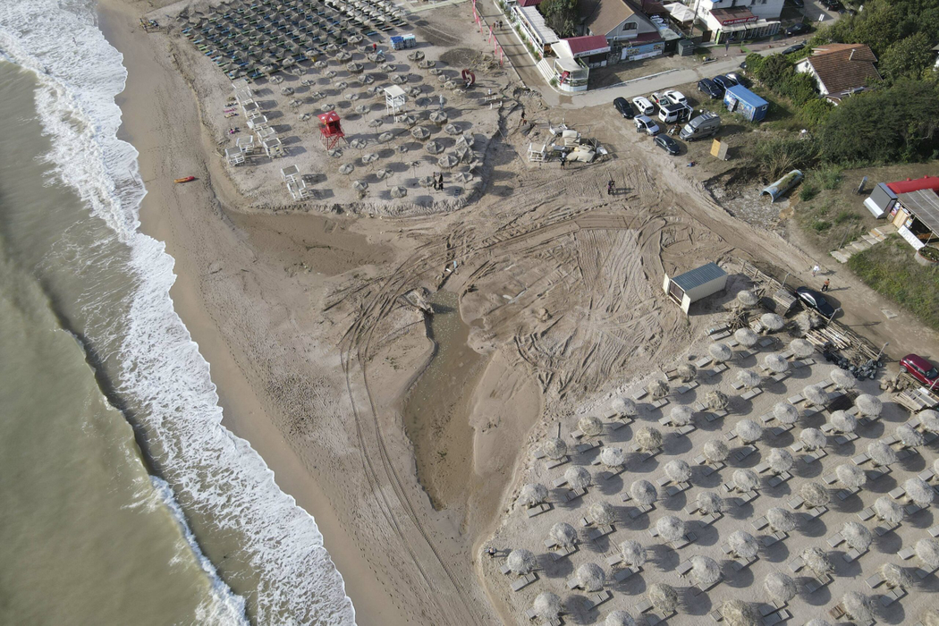 Plaja din Vama Veche in urma inundatiilor, 01 septembrie 2024. Alex Nicodim / Inquam Photos