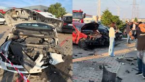 Accident de coșmar la Dragonul Roșu. 11 mașini au fost făcute zob de o femeie