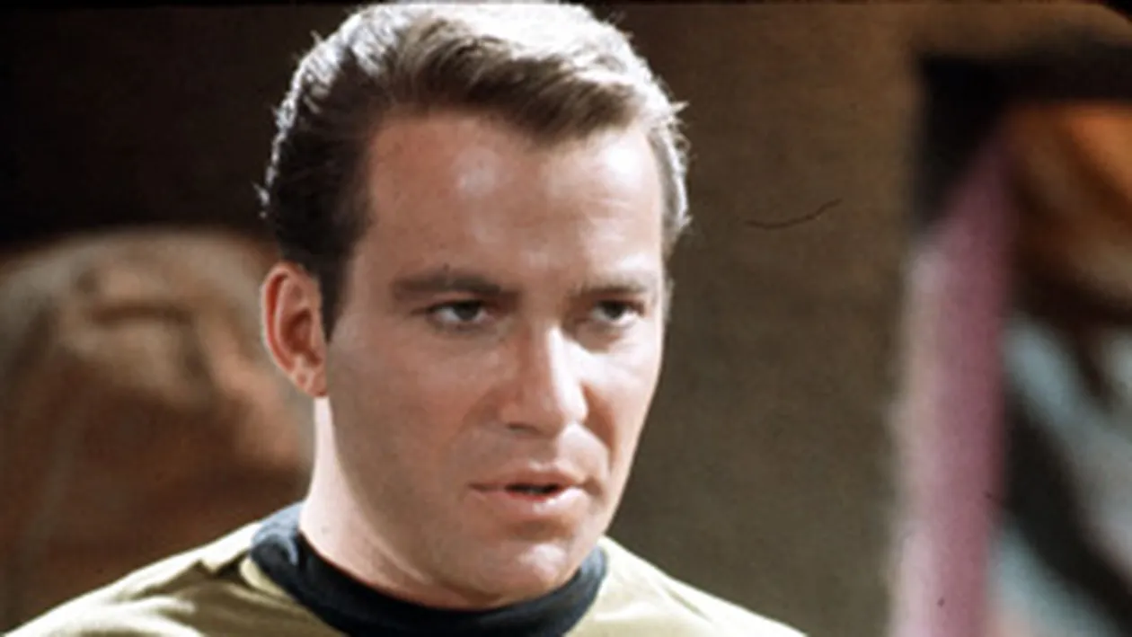 INCIDENT Capitanul James T. Kirk din Star Trek a luat foc de la curcan!