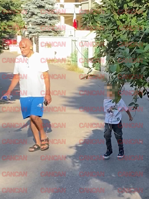 Damian Drăghici, alături de fiul său, Andrei