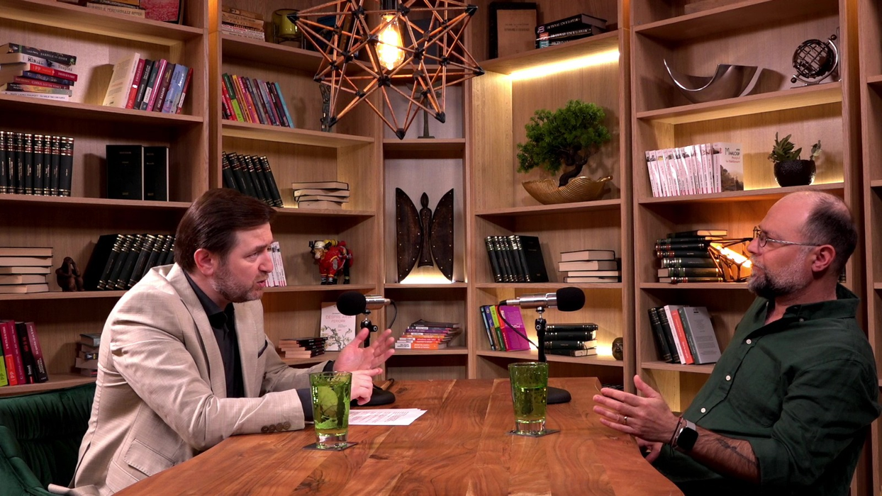 Podcastul poate fi urmărit integral pe canalul de YouTube ”ALTCEVA cu Adrian Artene” / (Sursa: Captură video)