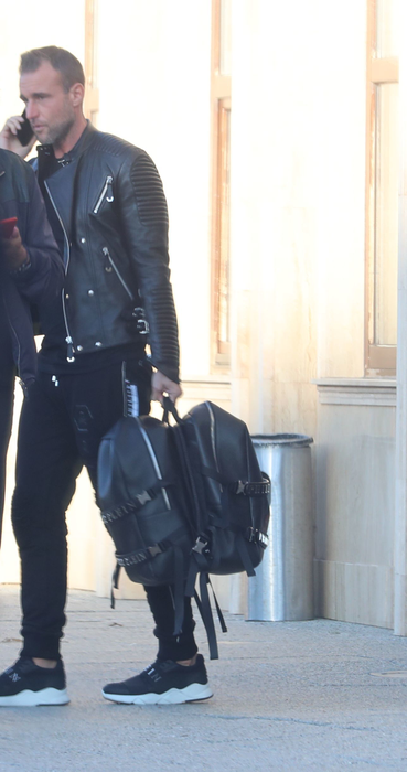 Exclusiv! Philipp Plein şi Flavio Briatore au fost aşteptaţi de o echipă de bodyguarzi şi mai multe maşini de lux