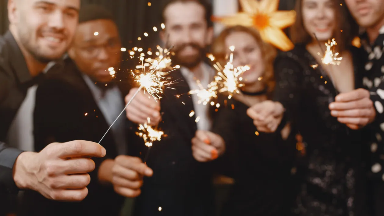 Cele mai amuzante mesaje de Anul Nou! Trimite-le de Revelion și vei aduce zâmbete garantat