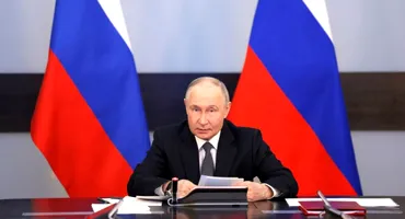 Cum arată apartamentul lui Vladimir Putin. Locuiește aici de 3 ani, dar abia acum le-a arătat jurnaliștilor interiorul