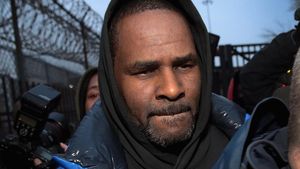Rapperul R. Kelly, arestat! “Am fost asasinat. Am fost îngropat de viu!”