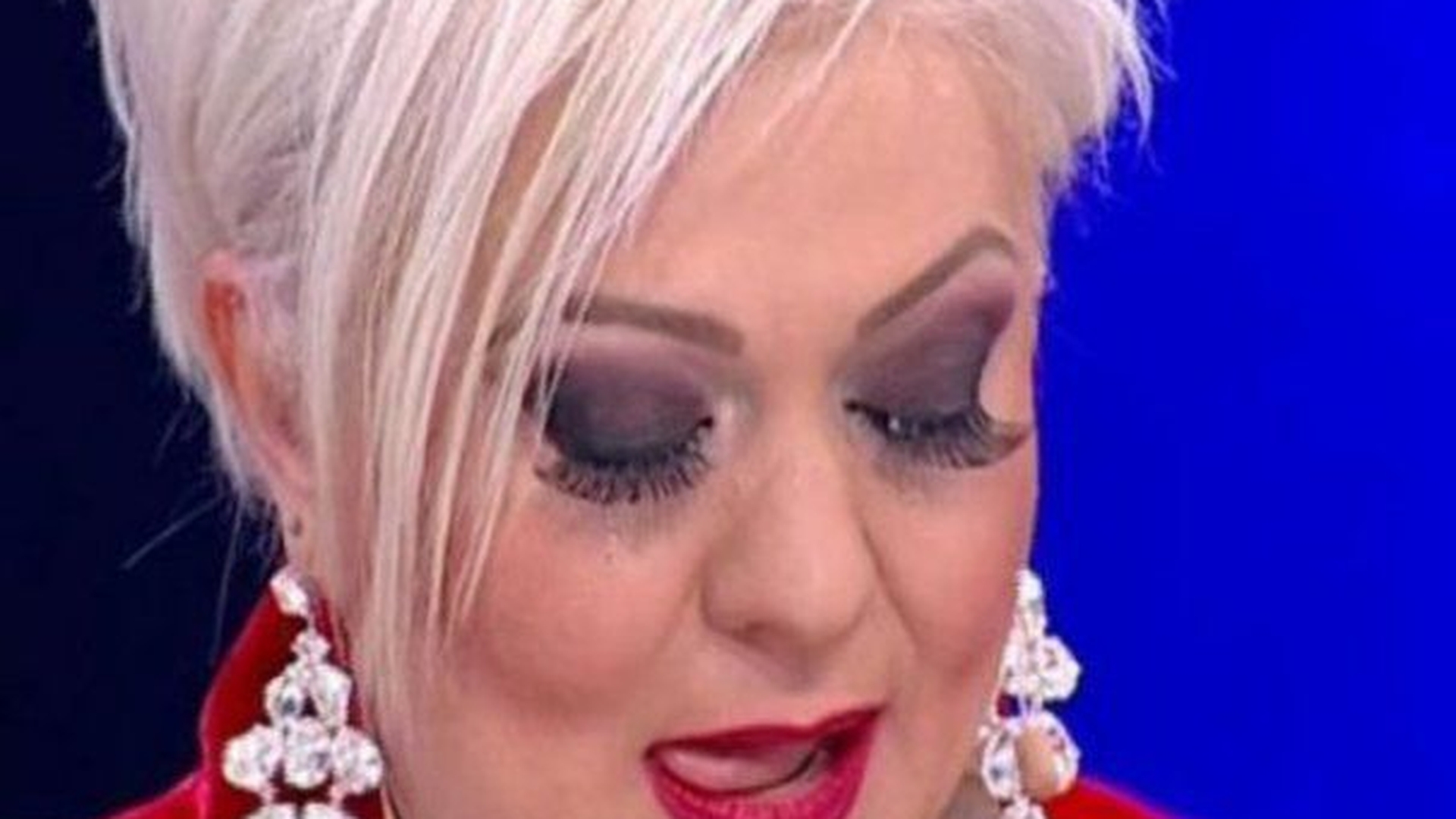 Monica Anghel s-a vopsit roz! Maestrul Arşinel: ”De mâine, nu mai ....”