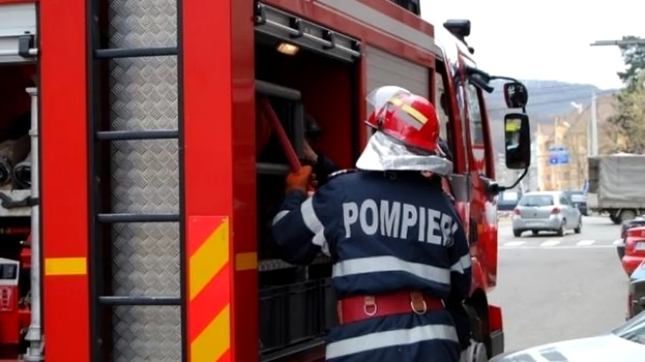 Incendiu într-un imobil din Cluj-Napoca! Zeci de persoane au fost evacuate
