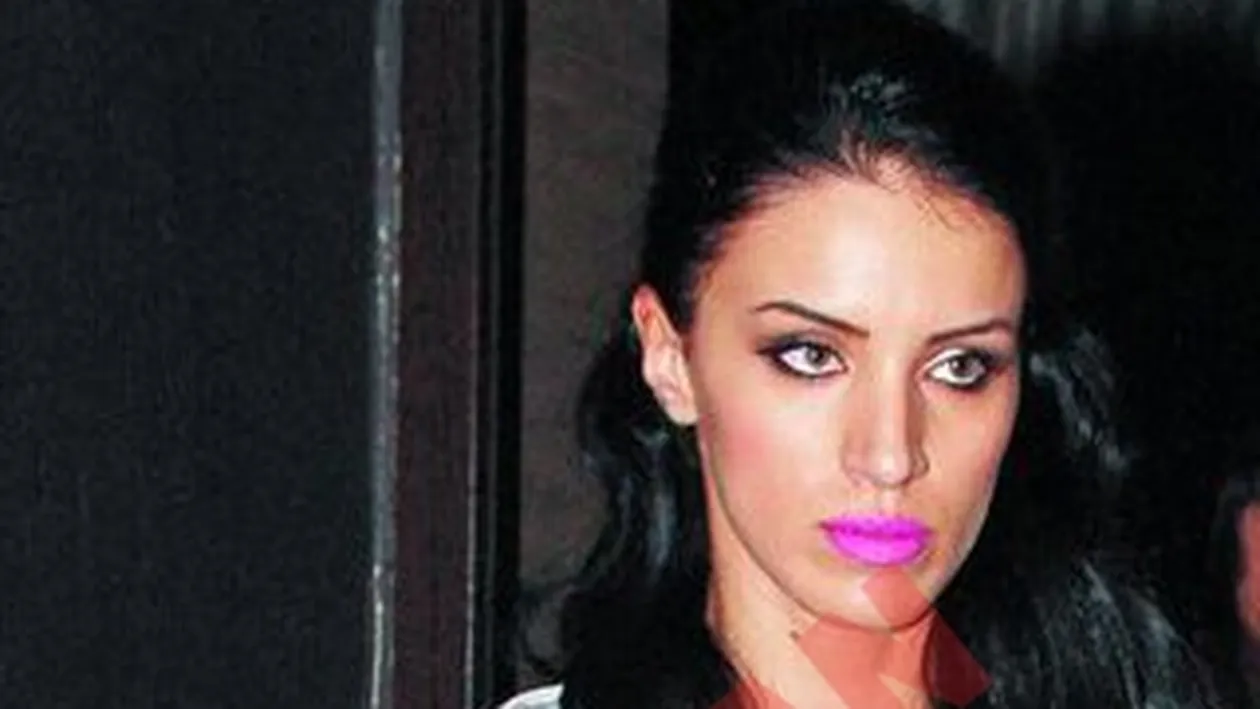 Adelina, ridicata de la masa de Maharu