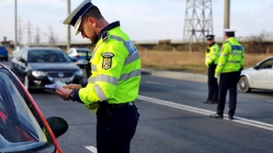 Ce trebuie să ai obligatoriu în mașină, în România. Greșeala care te poate costa scump