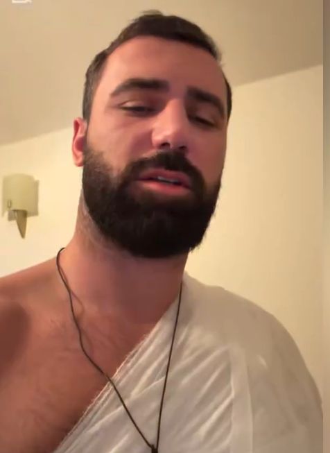 Vedeta de la Power Couple, luată cu targa de pe pârtie! S-a accidentat în timp ce se dădea cu placa: „Nu te grăbi să faci pe profesorul”