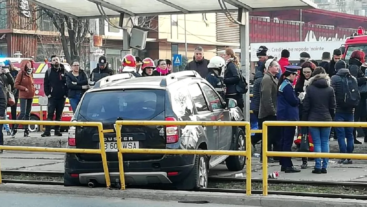 Grav accident în București, pe linia tramvaiului 41! Traficul este blocat