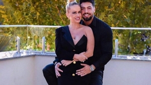 Anda Adam, de mână cu un alt bărbat după ce s-a zis că divorțează