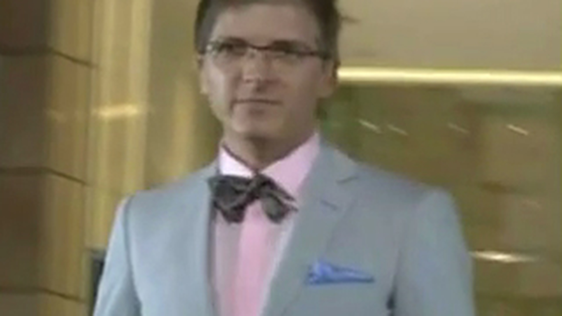 Reporterul CANCAN TV Marius Nita a fost desemnat frumusetea masculina No 1 in jurnalism! "Creti" le-a dat pe spate pe juratele de la "Mister Presa 2011"