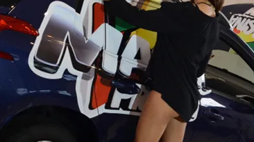 S-a vazut aproape totul! Ce vedetă de la noi a fost pozată cu posteriorul la vedere! Nimeni nu crede asta