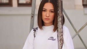 Vloggeriţa Mimi a fost la un pas de sinucidere. Tânăra a făcut dezvăluiri dureroase