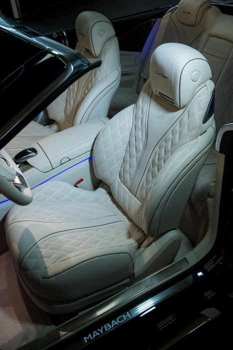 FOTO / Ion Ţiriac, primul posesor din lume al noului bolid Maybach S650 Cabriolet! Câţi bani a scos din conturi fostul tenismen