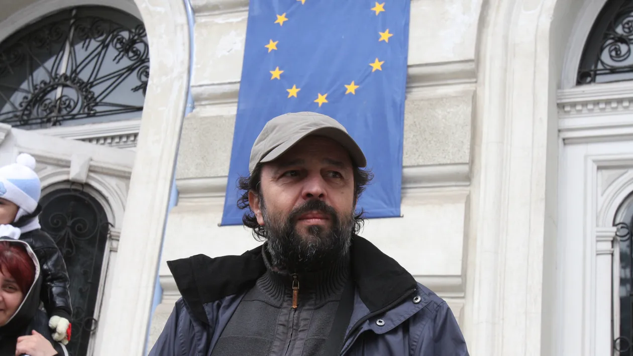 Cum a ajuns Gyuri Pascu sa bea bere cu baietii dupa divort si atacul cerebral! Pune mana pe halba de bere, o ridica si...