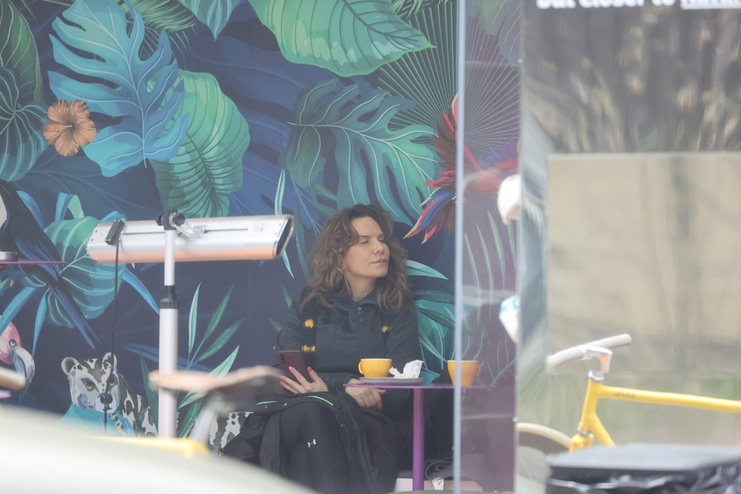 Anna Lesko s-a lăsat fotografiată de șoferiță (Foto: CANCAN.RO)