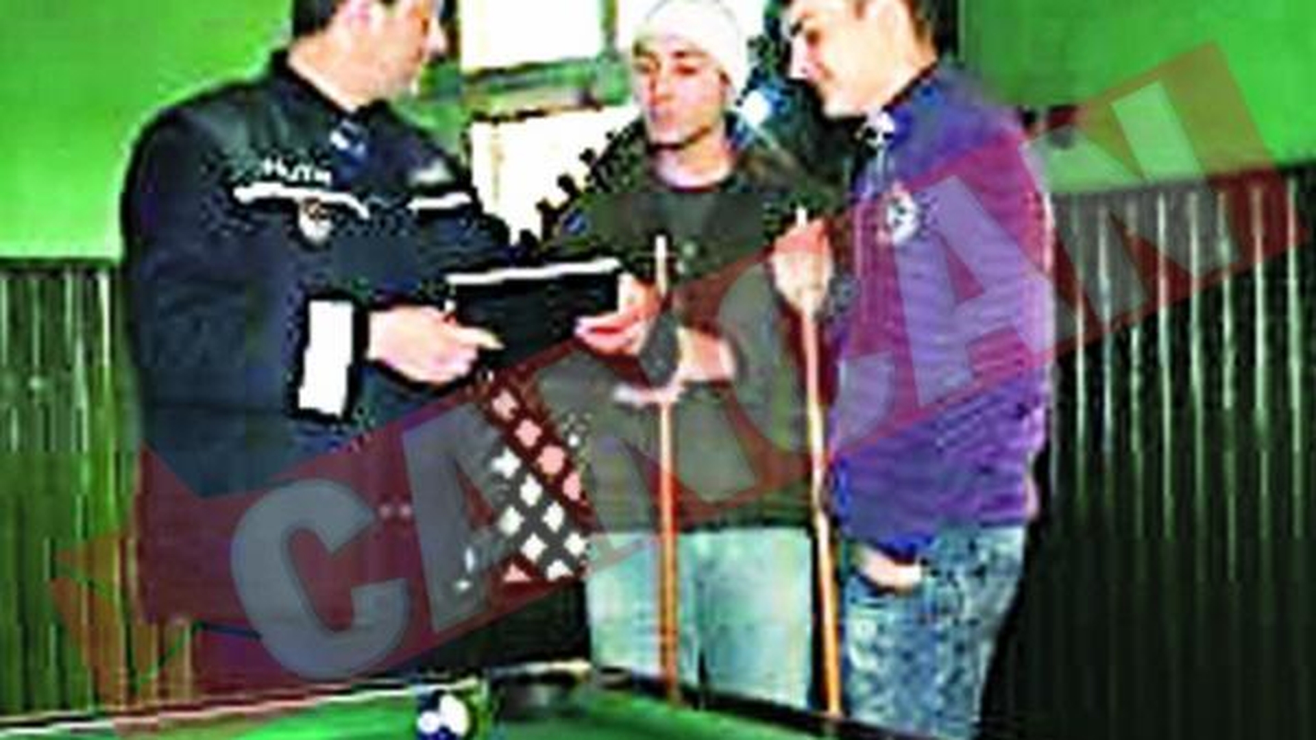 Elevii au "serbat" greva in baruri