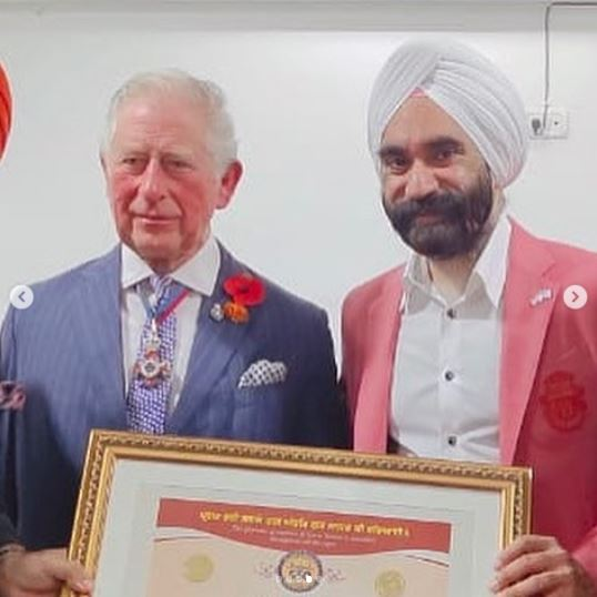Povestea lui Reuben Singh care a făcut înconjurul lumii. A cerut un împrumut 5.000 de lire sterline de la o bancă și a garantat cu un Rolls Royce, în valoare de un sfert de milion | FOTO