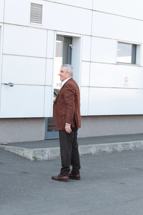 Călin Popescu Tăriceanu a ”fugit” de la birou cu un taxi Uber