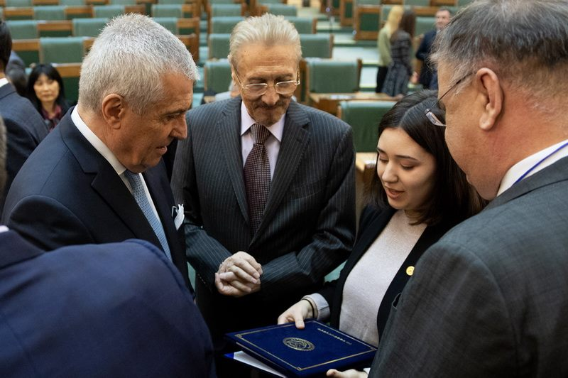 Călin Popescu Tăriceanu: “Tinerii să înțeleagă că umbrela Alianței ne garantează condițiile de a prospera în pace”