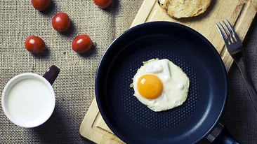 Este sigur să folosești o tigaie de teflon zgâriată sau nu? Am aflat ce spun experții