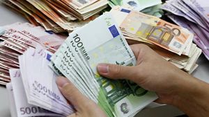 O româncă a fost înşelată de un american pe reţelele de socializare. Femeia i-a trimis peste 11.000 de euro