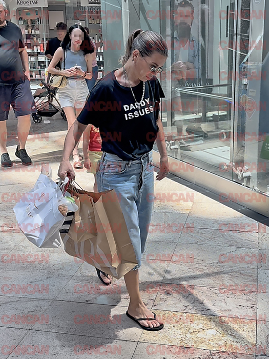 Gina Pistol a ieșit la shopping cu fiica ei