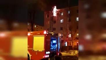Incendiu violent într-un cămin de nefamiliști din Brașov! O persoană a fost carbonizată, iar alte 50 au fost evacuate