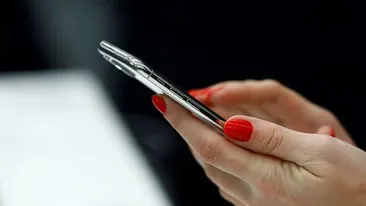 Țeapă de zile mari! Cum a picat în plasă o tânără care-și dorea un telefon nou