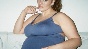 Ashley Graham, prima postare cu gemenii, după sarcina dificilă