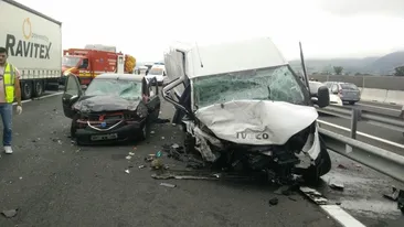 A apărut înregistrarea cu accidentul de pe A1 în care au murit patru oameni, după ce un șofer de 70 de ani a intrat pe contrasens
