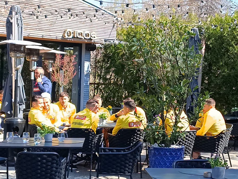 Echipa națională a României s-a "cantonat" la restaurant