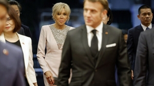 Emmanuel Macron, prima REACȚIE după ce a fost pălmuit de soție în avionul prezidențial când au ajuns în Vietnam