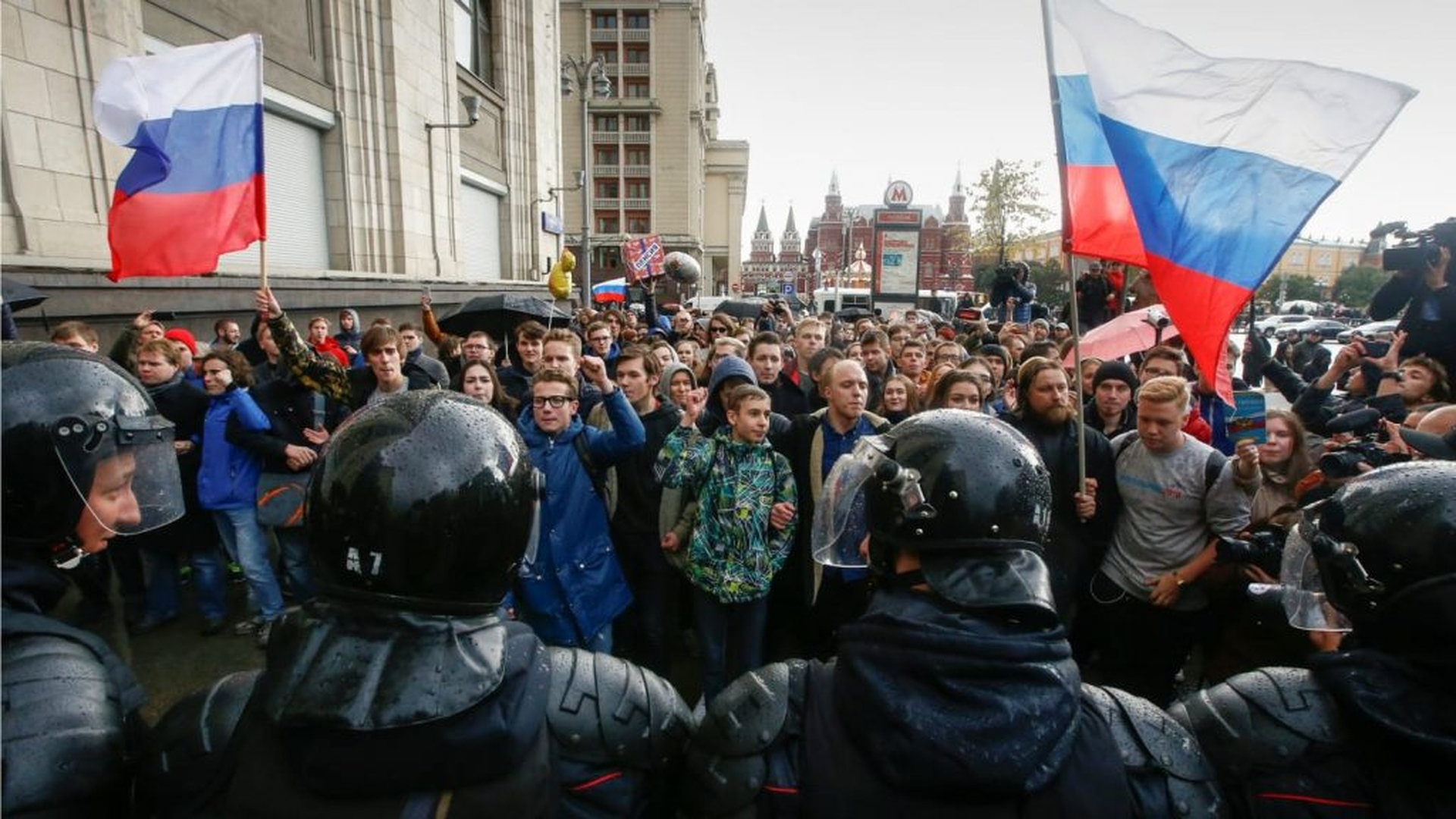 Scandal monstru în timpul manifestațiilor contra lui Putin! Au fost arestați și copii