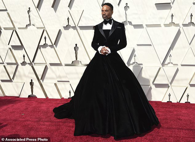 Apariția uluitoare la Premiile Oscar 2019. Un actor a veni într-un smoking-rochie: ”Nu e treaba nimănui, alegerile mele mă privesc doar pe mine”