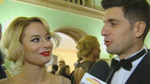 Cosmin este îndrăgostit lulea de Laura Cosoi! La premiile Gopo, nu i-a dat drumul la mână: "M-a atras simplitatea şi modestia ei"