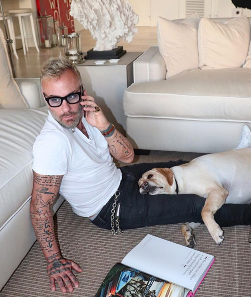 Gianluca Vacchi împreună cu câinele său