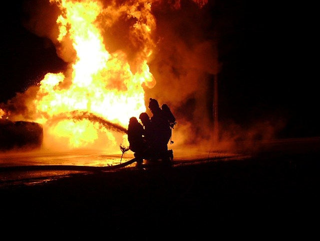 Incendiu de proporții în Munții Ciucaș! Zeci de pompieri au intervenit